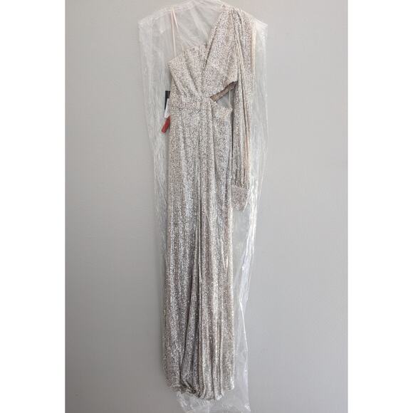 Ieena for Mac Duggal Silver Sequined One Shoulder Cut Out Gown NWT Sz 2 26730 - Picture 5 of 8